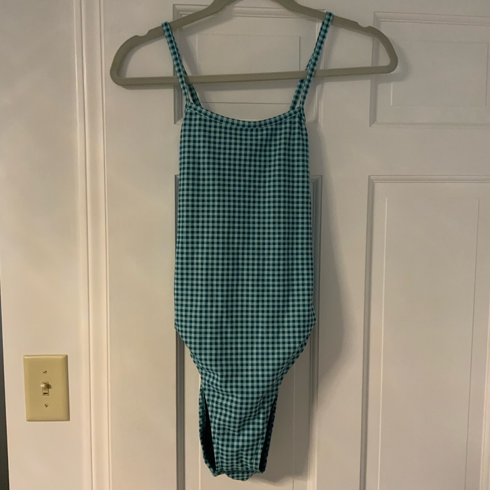 Jolyn Jackson 4 checkered tie-back